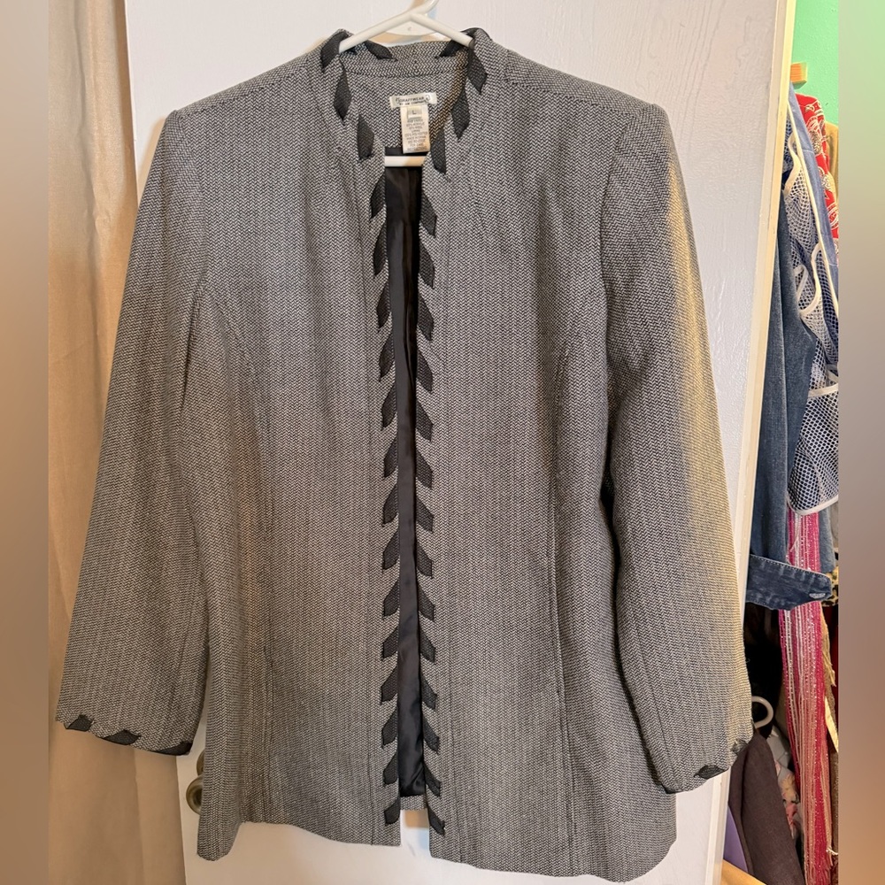 Blazer by Graffwear an Um Company is refined-looking. Black ribbon detail size L